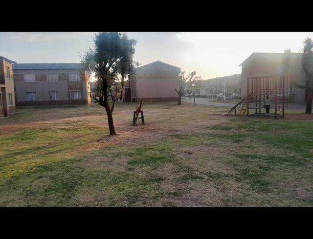2 BEDROOM APARTMENT FOR SALE IN PROTEA GLEN
